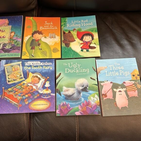 Kids book bundle. 9 books! 1 hardcover, 8 softcover. Excellent books! - Picture 4 of 4